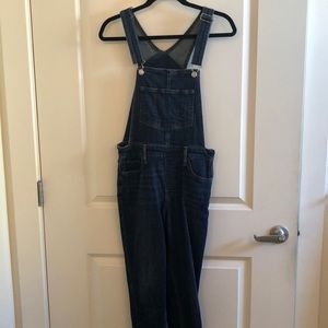Brand new Levi’s overalls, Size 28